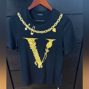 Preowned VERSACE T-shirt in black Sz 42; US Sz Medium